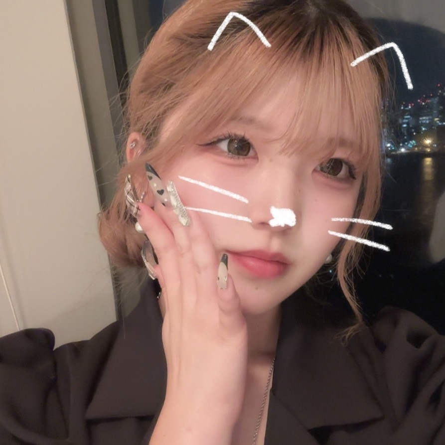 ALICE所属キャストのるなの肖像写真