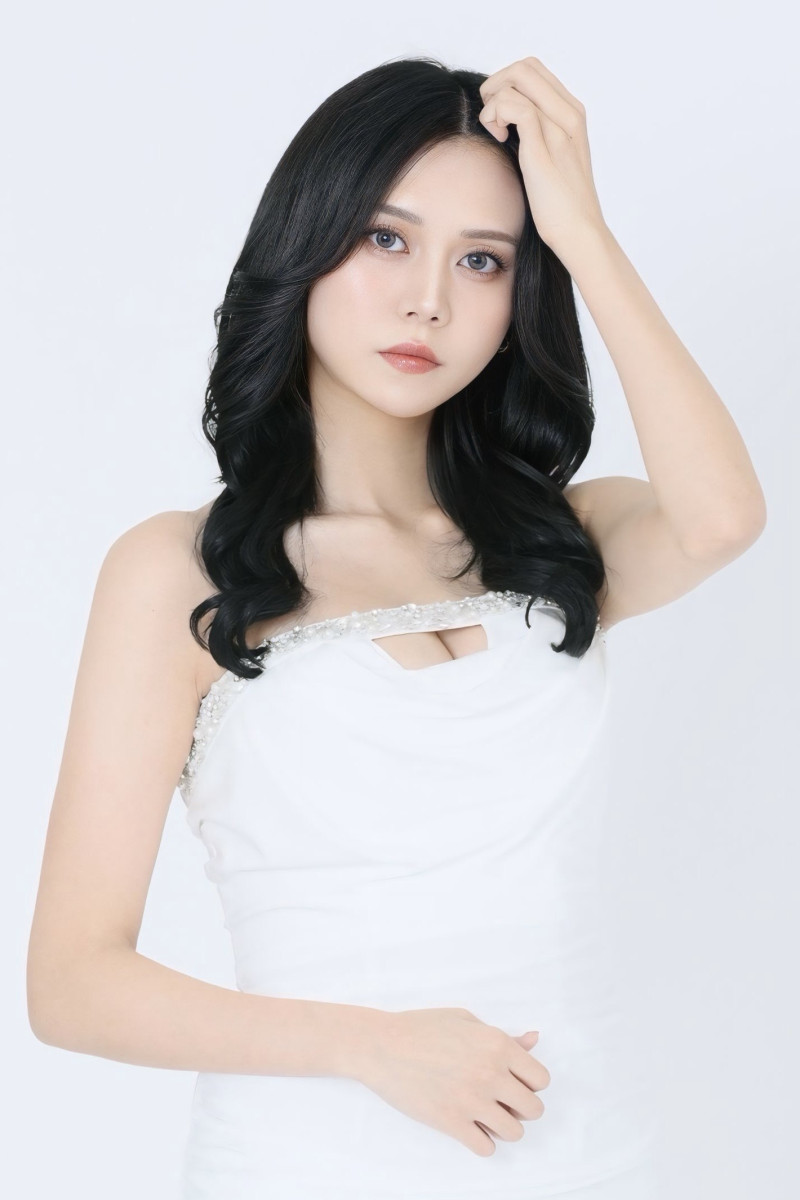 CLUB 凰華所属キャストのまみの肖像写真