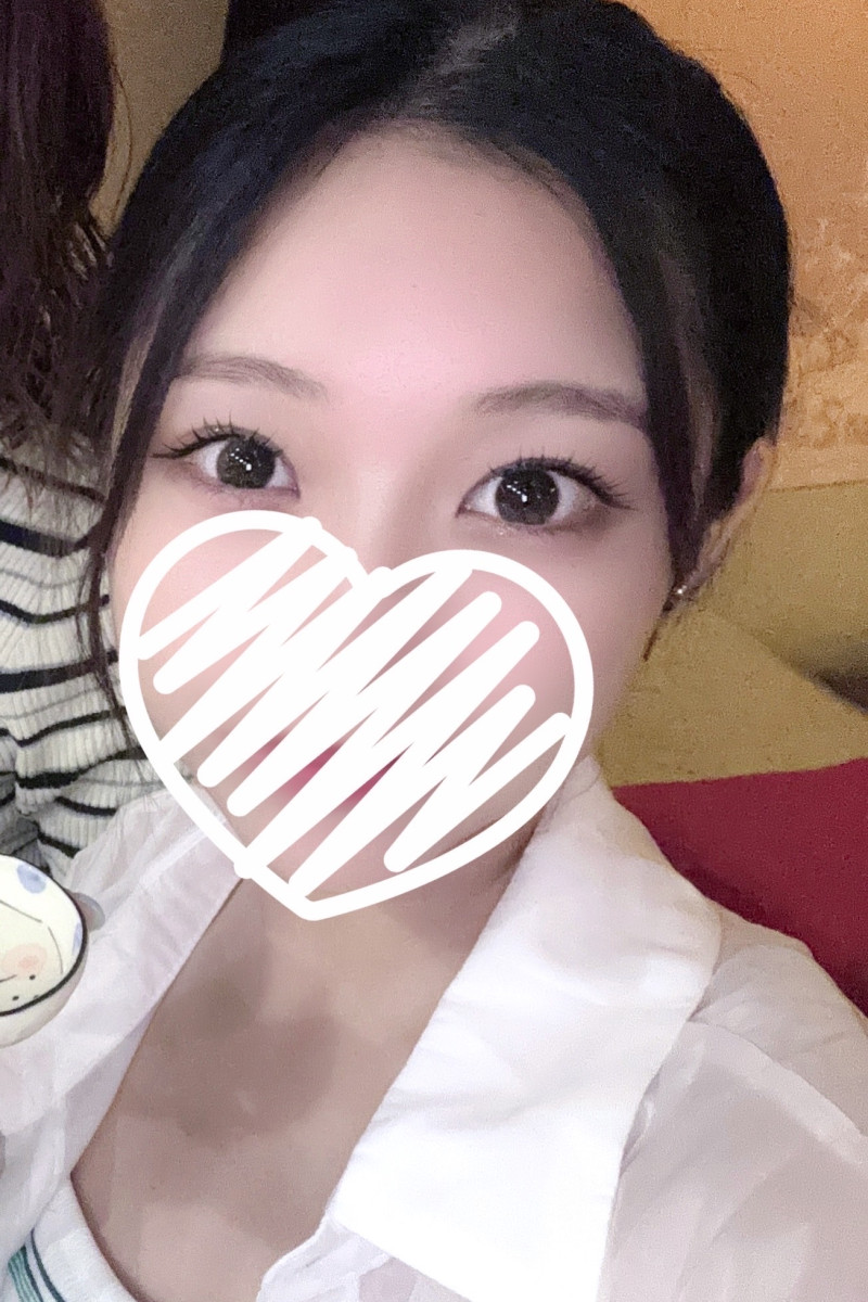 Bar nyx所属キャストのるなの肖像写真