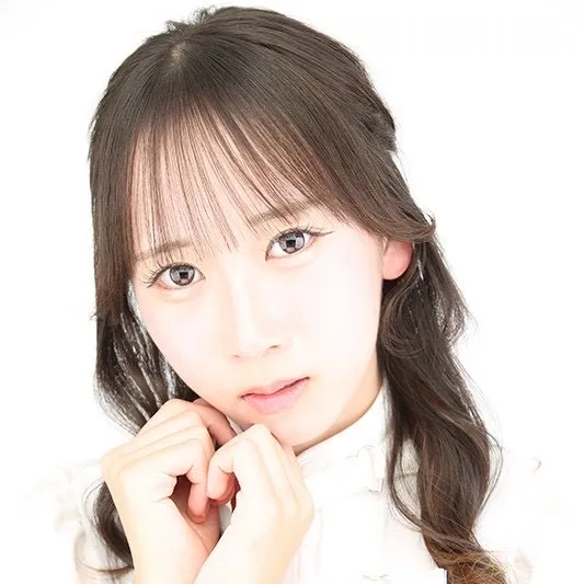 フィーバーキュア所属キャストのしずかの肖像写真