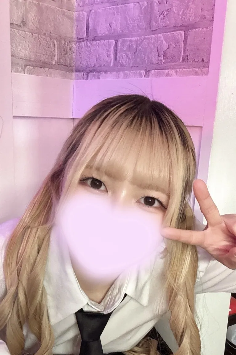 JENNIE所属キャストのひなの肖像写真