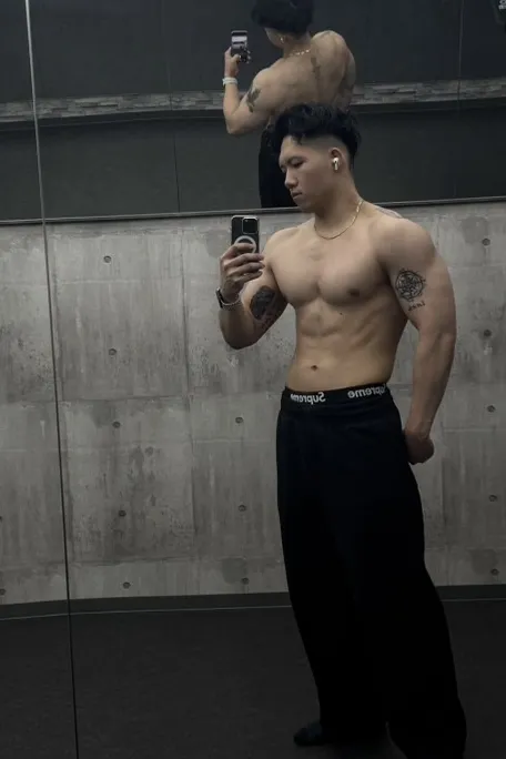 BAR GO!GO! マッスル 鹿児島所属キャストの「アキ」の肖像写真