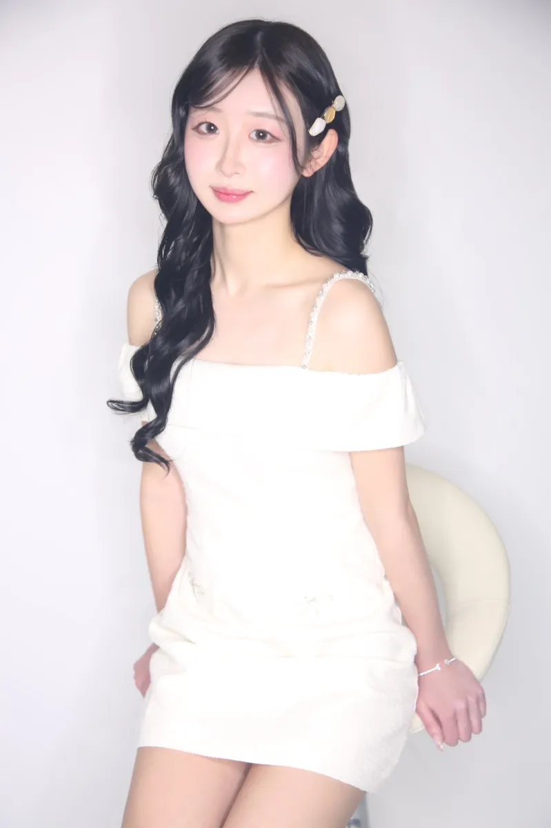 C-2所属キャストの「ミカ」の肖像写真