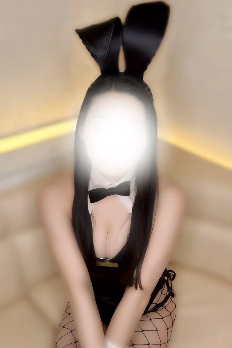 1番目のモーダル版' .$store_name. '所属のキャスト' .$post[0]['name']. 'のSNS写真