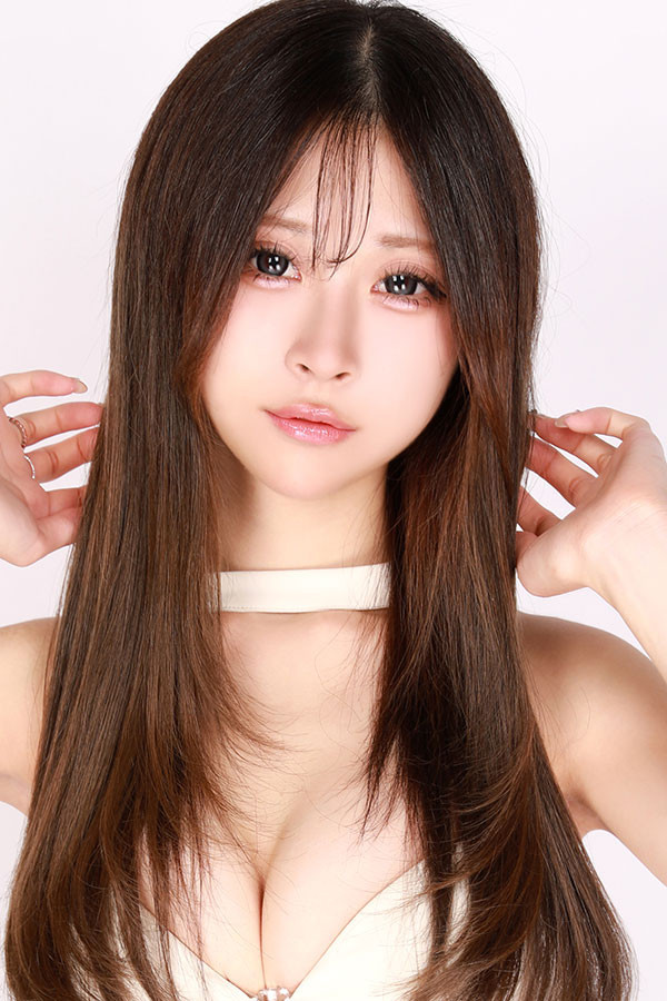 美ら 富山所属キャストのこはくの肖像写真